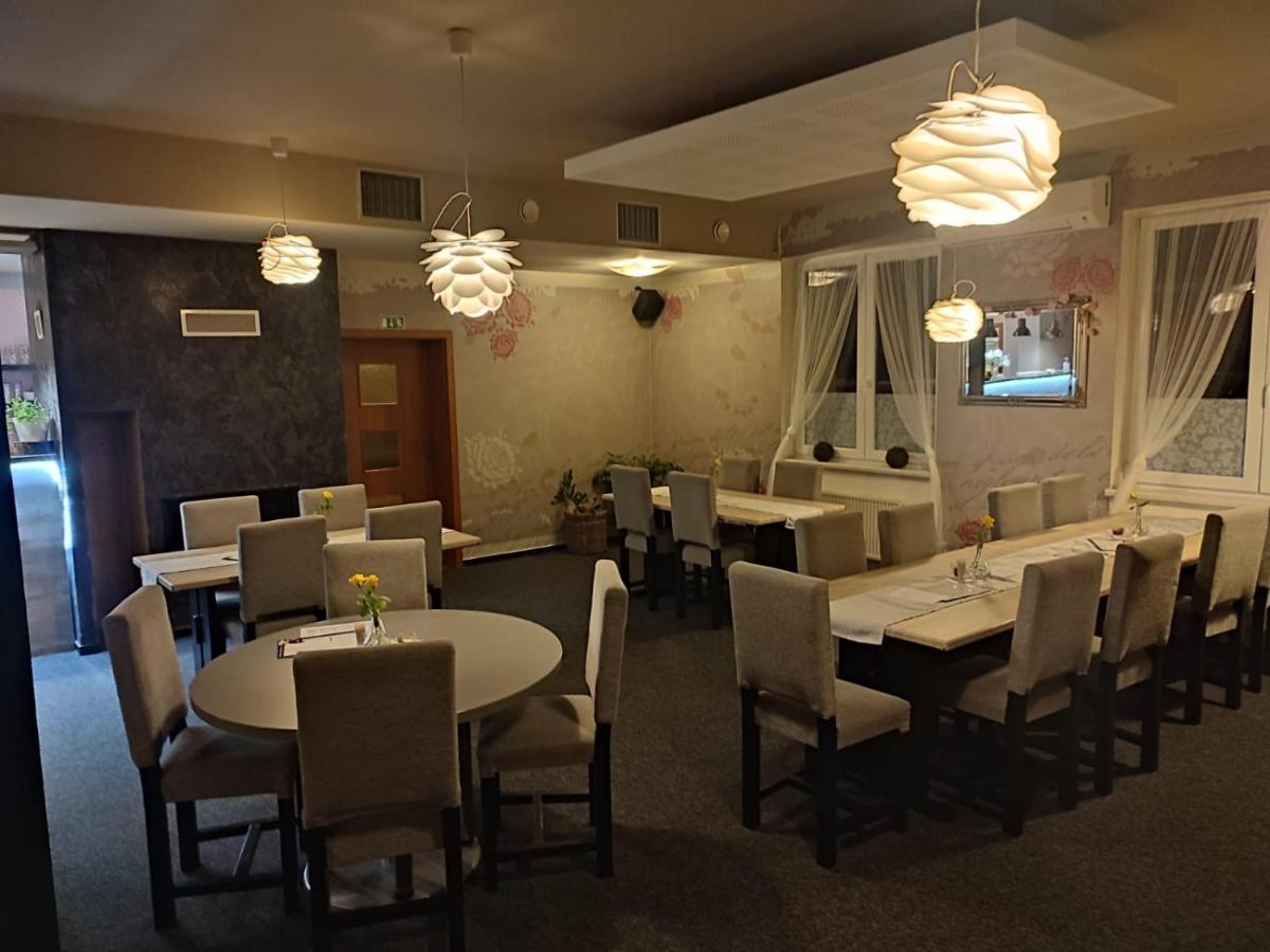 Restaurace A Penzion U Lesa Havířov Extérieur photo